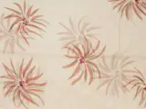 Christian Dior 100% zijden foulard in poederroze met ton sur ton bloemenmotief afgewerkt met grijze accenten – foto 2 – kavel bij De Kringwinkel, Antwerpen