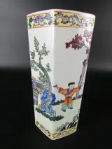 Chinese zeshoekige Famille Rose-vaas – reproductie – foto 2 – kavel bij De Kringwinkel, Heverlee