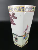 Chinese zeshoekige Famille Rose-vaas – reproductie – foto 3 – kavel bij De Kringwinkel, Heverlee