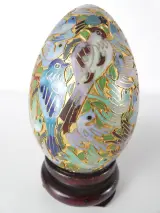Chinese cloisonné-ei en handbel met decoratie – foto 3 – kavel bij De Kringwinkel, Heverlee