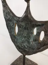 Abstract bronzen beeld op stenen voet – foto 7 – kavel bij De Kringwinkel, Turnhout