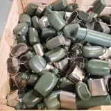 Partij veldflessen, pannen en canteen cups – foto 9 – kavel bij Domeinen Roerende Zaken, Groningen