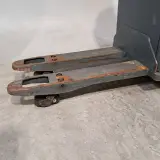 Elektrische pallettruck, Jungheinrich, ESE 20, 1999 – foto 5 – kavel bij Domeinen Roerende Zaken, Groningen