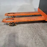 Semi elektrische palletwagen, Mic, AM 120B 54x115, 1998 – foto 5 – kavel bij Domeinen Roerende Zaken, Groningen