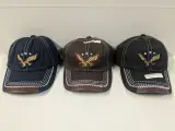 2 x 3 Baseball denim cap met eagle stiksel, zwart, blauw, bruin – kavel bij Onlineveilingmeester