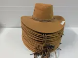 Ca. 18x Cowboy hoed vilt, beige, 56 - 58 – kavel bij Onlineveilingmeester