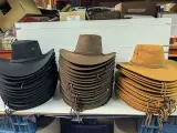 Ca. 18x Cowboy hoed vilt, beige, 56 - 58 – foto 2 – kavel bij Onlineveilingmeester
