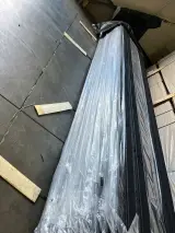Ca. 98x Grenen Channelsiding Zwart Gecoat, 18x140mm, lengte 420cm – foto 2 – kavel bij Onlineveilingmeester