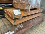 Ca. 84x Guyana Teak Planken Geschaafd, 25x140mm, lengte 185cm – foto 4 – kavel bij Onlineveilingmeester
