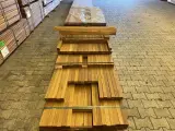 Ca. 77x Guyana Teak Palen Geschaafd, 45x45mm, lengte 16/185cm, 15/215cm, 22/245cm, 24/275cm – kavel bij Onlineveilingmeester