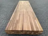 Ca. 60x Guyana Teak Onderliggers Geschaafd Gevingerlast, 40x60mm, lengte 395cm – kavel bij Onlineveilingmeester