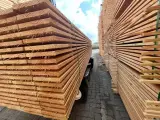 Ca. 50x Douglas Planken Fijnbezaagd, 22x200mm, lengte 500cm – foto 2 – kavel bij Onlineveilingmeester