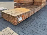 Ca. 84x Douglas Planken Fijnbezaagd, 25x150mm, lengte 400cm – foto 4 – kavel bij Onlineveilingmeester