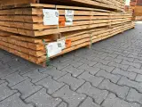 Ca. 60x Douglas Planken Fijnbezaagd, 25x150mm, lengte 500cm – foto 4 – kavel bij Onlineveilingmeester