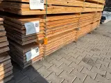 Ca. 120x Douglas Planken Fijnbezaagd, 18x200mm, lengte 400cm – foto 4 – kavel bij Onlineveilingmeester