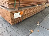Ca. 126x Guyana Teak Beschoeiingsplanken, 20x100mm, lengte 300cm – foto 4 – kavel bij Onlineveilingmeester