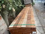 Ca. 120x Angelim Pedra Beschoeiingsplanken, 20x150mm, lengte 36/350cm, 84/400cm – kavel bij Onlineveilingmeester