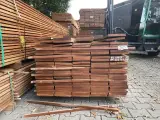 Ca. 98x Angelim Pedra Beschoeiingsplanken, 20x200mm, lengte 31/200cm, 41/250cm, 26/300cm – foto 2 – kavel bij Onlineveilingmeester