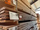 Ca. 80x Douglas Design – Triple – Deens profiel, 22x142mm, lengte 400cm – foto 5 – kavel bij Onlineveilingmeester