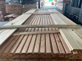 Ca. 80x Douglas Design – Triple – Deens profiel, 22x142mm, lengte 500cm – foto 2 – kavel bij Onlineveilingmeester