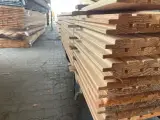 Ca. 80x Douglas Design – Triple – Deens profiel, 22x142mm, lengte 500cm – foto 3 – kavel bij Onlineveilingmeester