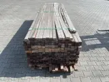 Ca. 272x Hardhouten Onderliggers Geschaafd, 42x57mm, lengte 3/275cm, 269/305cm – kavel bij Onlineveilingmeester