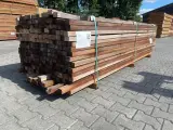Ca. 272x Hardhouten Onderliggers Geschaafd, 42x57mm, lengte 3/275cm, 269/305cm – foto 2 – kavel bij Onlineveilingmeester