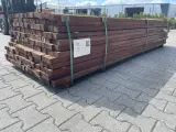 Ca. 102x Hardhouten Onderliggers Geschaafd, 42x57mm, lengte 335cm – foto 2 – kavel bij Onlineveilingmeester