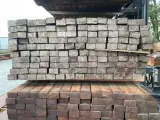 Ca. 140x Hardhouten Onderliggers Geschaafd, 40x70mm, lengte 305cm – foto 3 – kavel bij Onlineveilingmeester