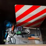 Werkbankopstelling met inhoud + gereedschapswagen Unior – foto 12 – kavel bij Onlineveilingmeester, Winsum