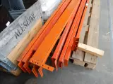 Ca. 10x Restanten liggers palletstelling, oranje – foto 2 – kavel bij Onlineveilingmeester, Assen