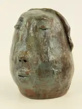 Expressief geglazuurd terracotta hoofd in groen- en bruintinten – foto 2 – kavel bij De Kringwinkel, Antwerpen
