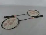 Set van 2 Yonex Carbonex 6000 DF badmintonrackets – foto 2 – kavel bij De Kringwinkel, Diest