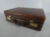 Vintage leren aktetas met cijferslot – kavel bij De Kringwinkel, Diest
