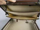 Vintage leren aktetas met cijferslot – foto 4 – kavel bij De Kringwinkel, Diest