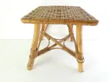 Vintage rotan krukje / bijzettafeltje – kavel bij De Kringwinkel, Heverlee