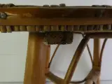 Vintage rotan krukje / bijzettafeltje – foto 4 – kavel bij De Kringwinkel, Heverlee