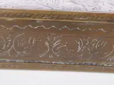 Vintage tabaksdoos met handgravures – foto 13 – kavel bij De Kringwinkel, Heverlee