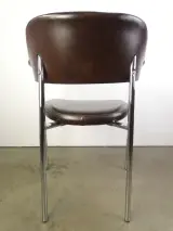 Set van 3 vintage design eetkamerstoelen – verchroomd buisframe met donkerbruine bekleding – foto 4 – kavel bij De Kringwinkel, Heverlee