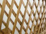 Set van 3 vintage rotan stoelen – decoratieve pauwenstoel en twee kinderstoelen – foto 18 – kavel bij De Kringwinkel, Heverlee