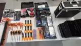 Ca. 50x Krimptangen, Accuboormachine, Elektr. Ratel, schroevendraaiers, gereedschapskoffer – kavel bij Onlineveilingmeester, Groningen
