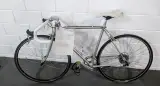 Koersfiets "ALAN" met retro onderdelen – foto 2 – kavel bij De Kringwinkel, Sint-Niklaas