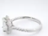 Witgouden trinity ring met een grote emerald cut diamant – foto 9 – kavel bij Onlineveilingmeester
