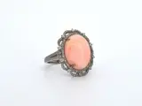 Unieke ring met diamanten en centraal koraal – foto 4 – kavel bij Onlineveilingmeester