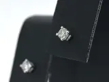Witgouden oorbellen met diamant – foto 3 – kavel bij Onlineveilingmeester