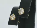 Gouden solitair oorbellen 1.60 carat – foto 3 – kavel bij Onlineveilingmeester