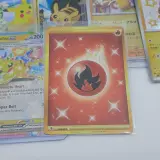 Ca. 34x Kaart, Pokémon, o.a. Radiant Charizard – foto 13 – kavel bij Domeinen Roerende Zaken, Groningen