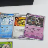 Kaarten in doos, Pokémon, Scarlet&Violet Black Volt – foto 17 – kavel bij Domeinen Roerende Zaken, Groningen
