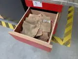 4x Werkplaatskast en 1x magneetbord – foto 7 – kavel bij Onlineveilingmeester, Almere