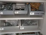 Partij ijzerwaren o.a. Blum, Fisher – foto 28 – kavel bij Onlineveilingmeester, Almere